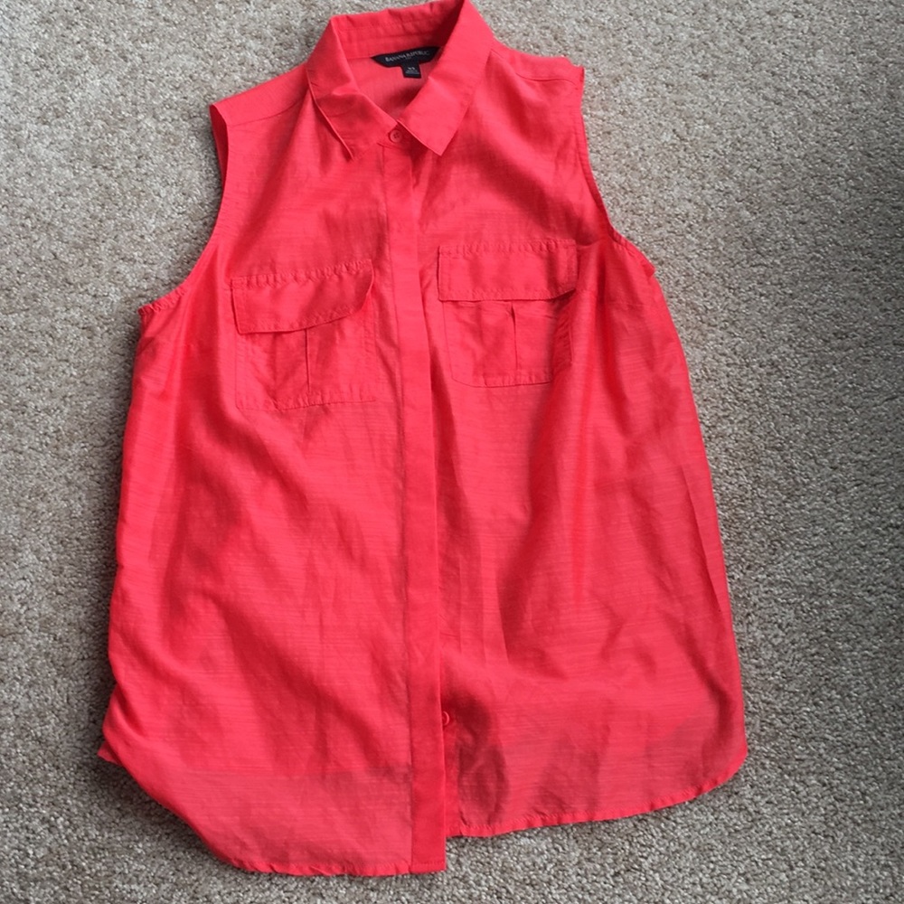Banana Republic sleeveless button up size XS